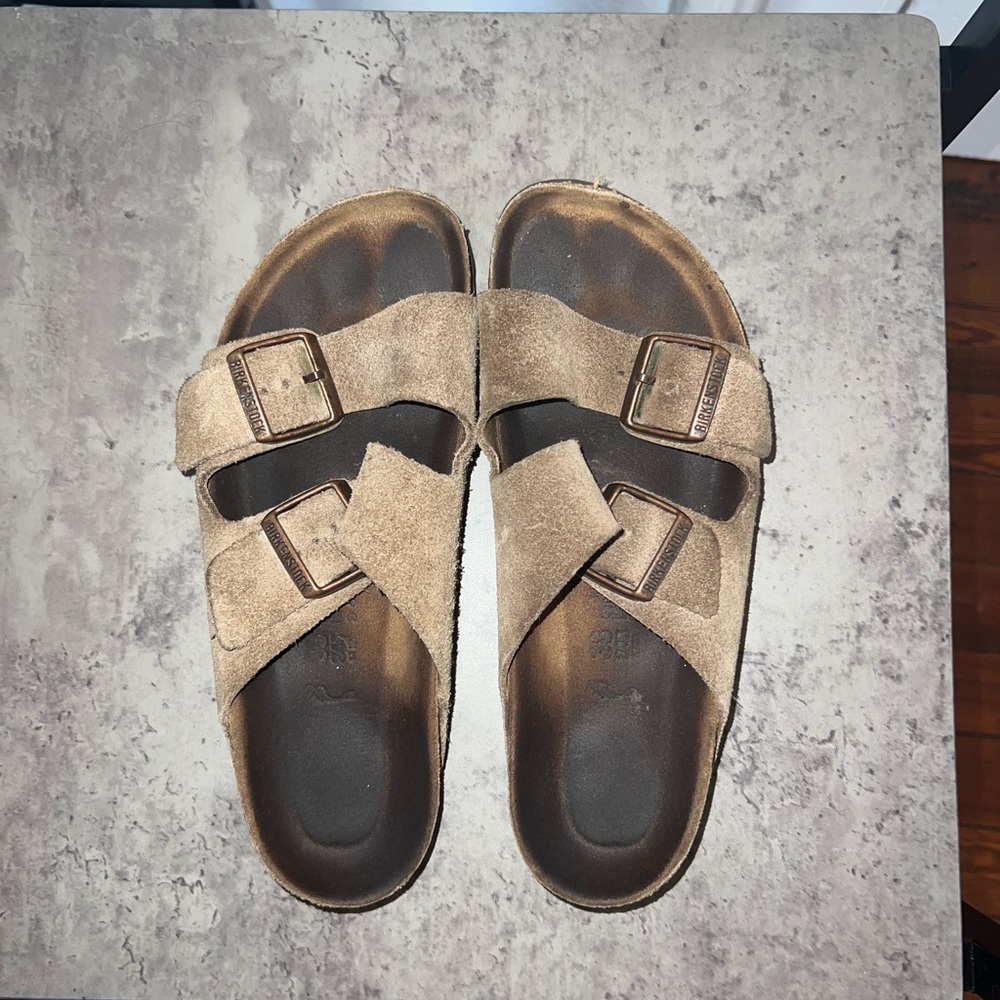 Womens size 8 tan Birkenstock sandals